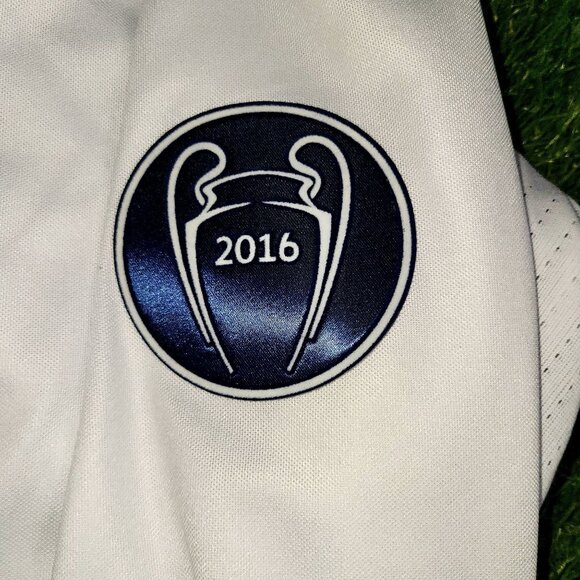 Cristiano Ronaldo Real Madrid 2016 2017 UEFA Home Long Sleeve Soccer Jersey XL - Picture 5 of 10